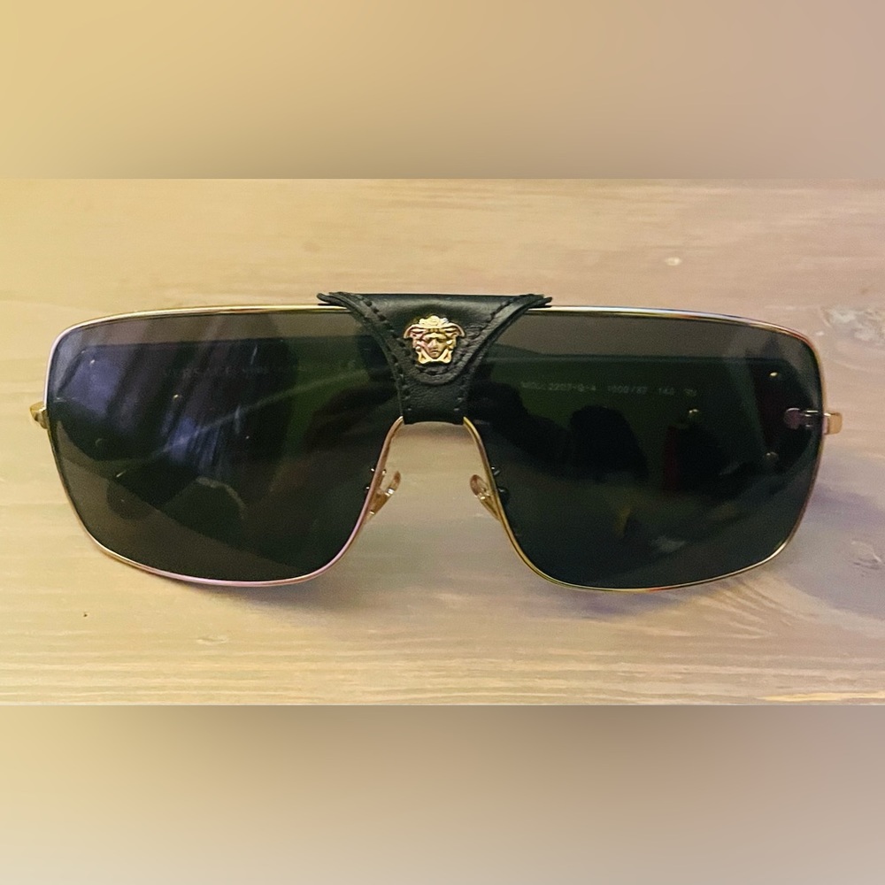 versace shades ❌❌❌SOLD❌❌❌